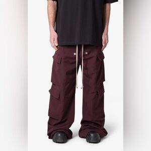 Men's Cargo Pants in Burgundy - Baggy Fit

RAVE DOUBLE CARGO PANTS